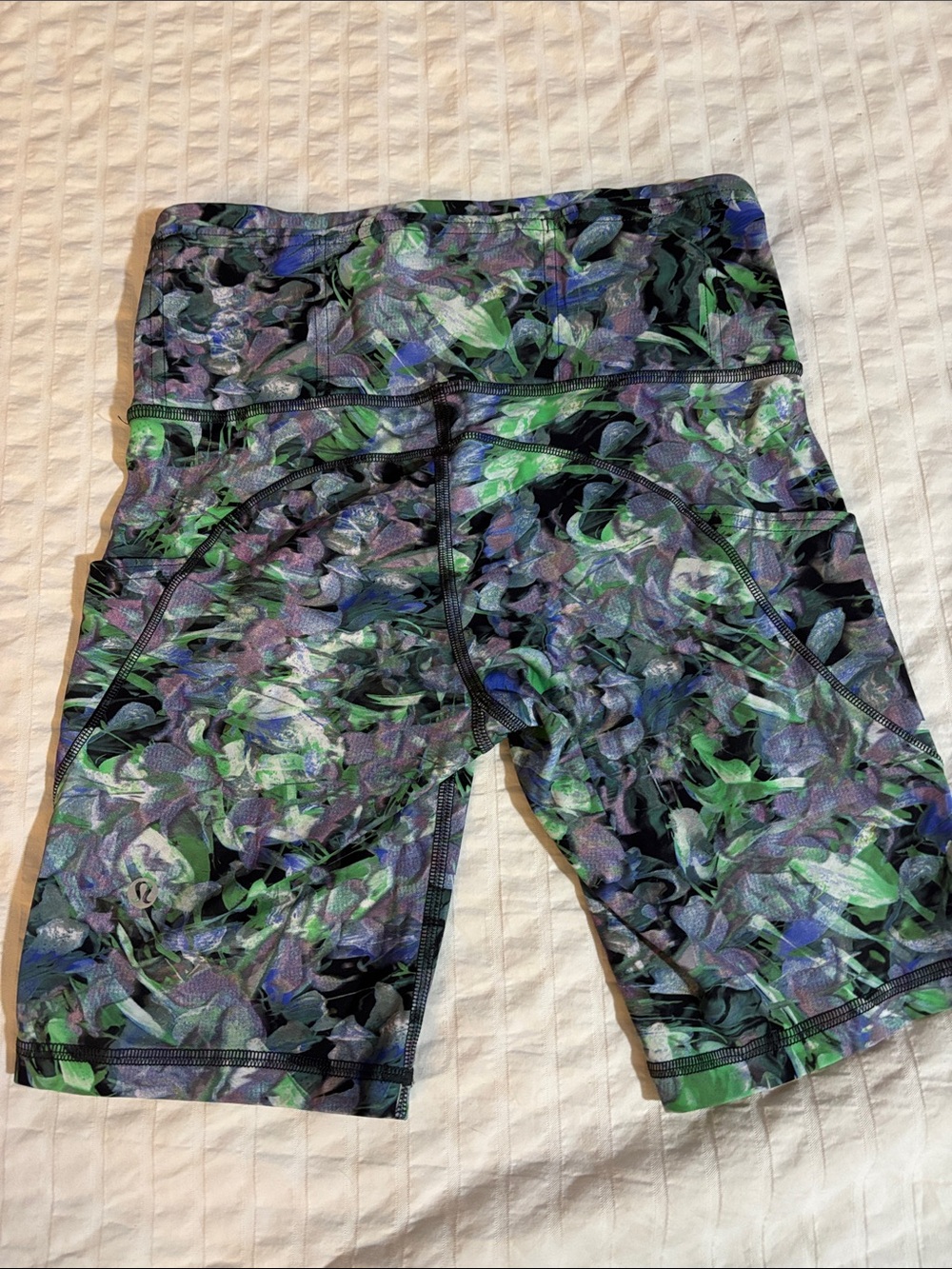 EUC lululemon athletica Fast and Free Hi-Rise Short 8” Inseam Size 4